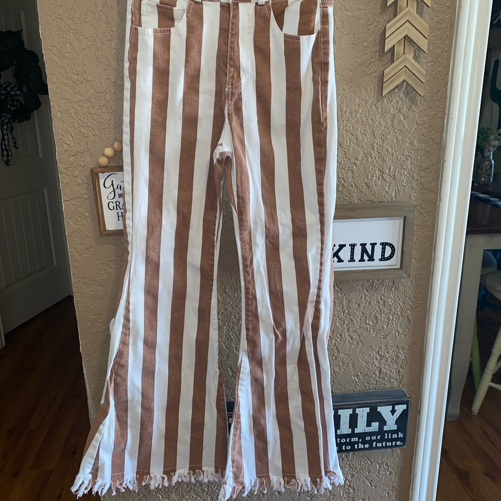 Women’s Blue B. Collection Brown White Stripe Flare Jeans Size Small EUC